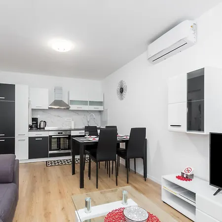Apartment By The Sea - 27669 Porec